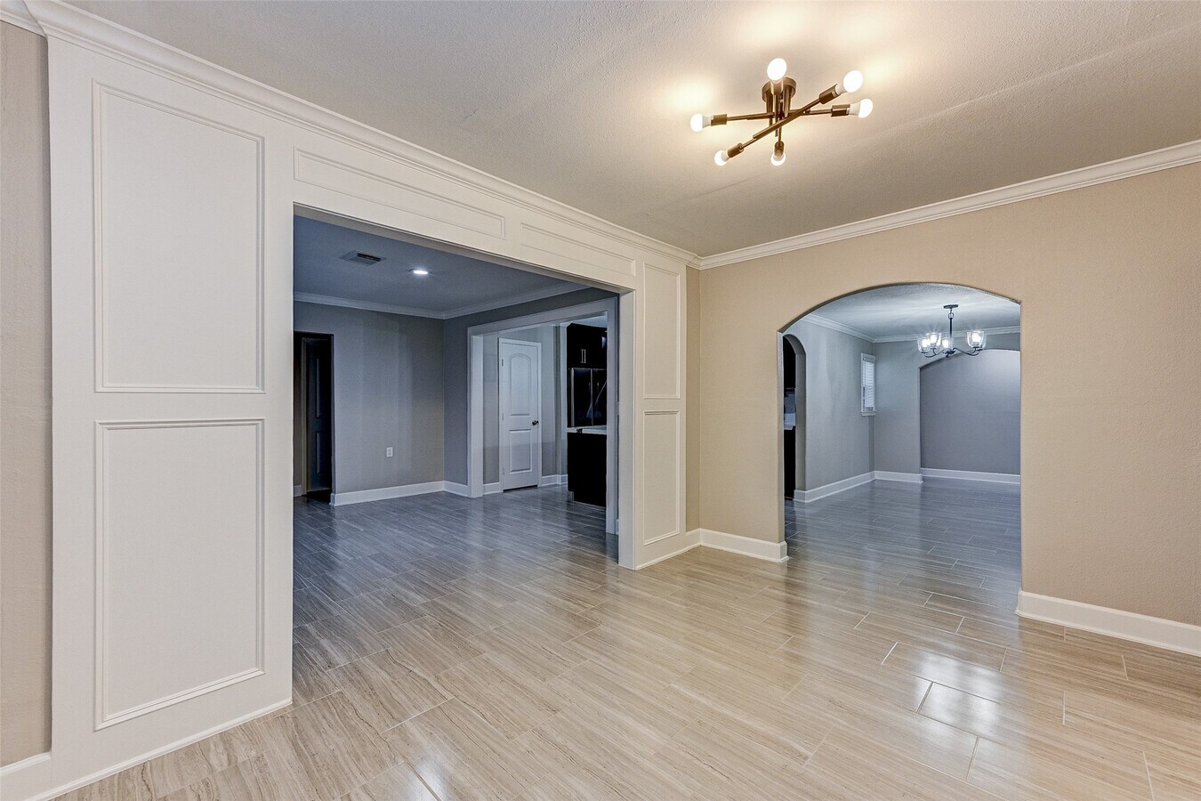 Photo - 6618 Winton St