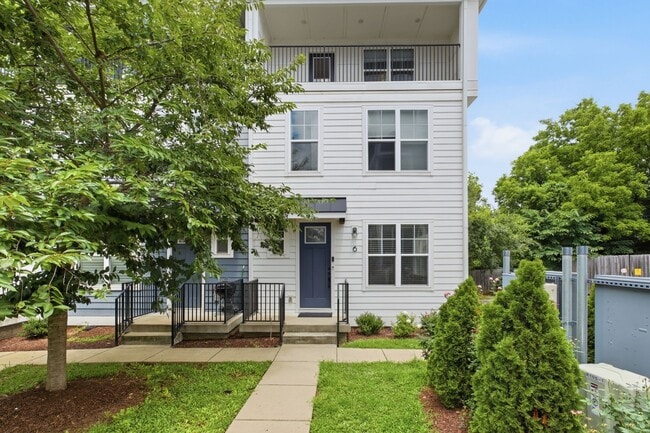 Photo - 105 Duke St