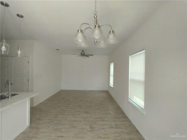 Photo - 16 Valley N Cir