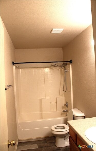 Photo - 415 E 4th Ave