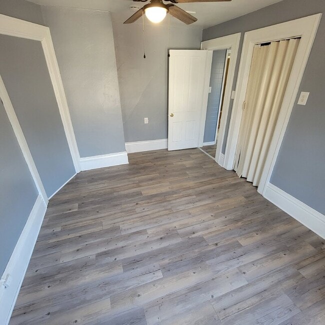 Building Photo - 1402 Willis Ave Unit Apt 1