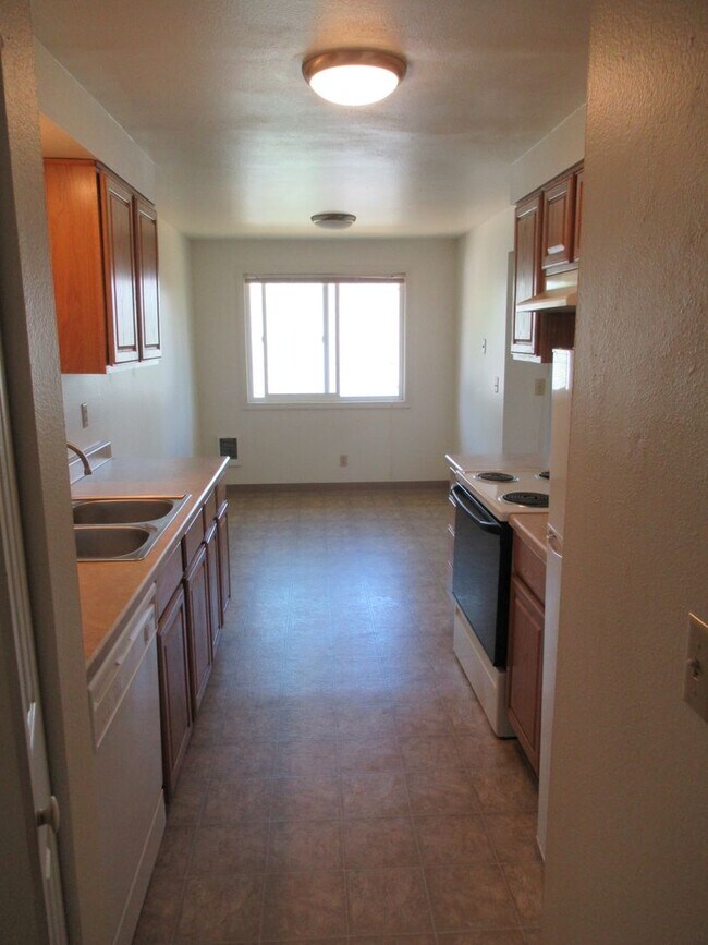 Photo - Two Bedroom Apt. w/ Washer and Dryer Unit 1537