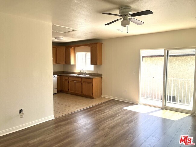 Building Photo - 1256 W 25th St Rental