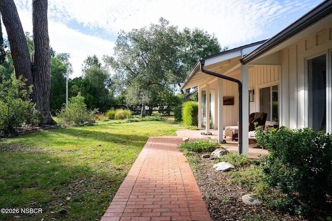 Photo - 724 N Refugio Rd