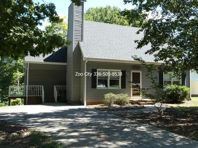 Photo - 603 Woodland Cir House
