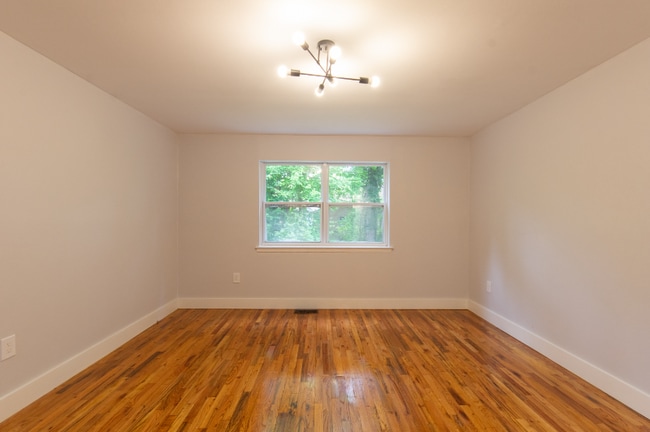 Photo - 1903 Country Ln Unidad 3BR