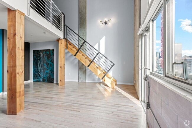 Building Photo - Penthouse Loft in Golden Triangle