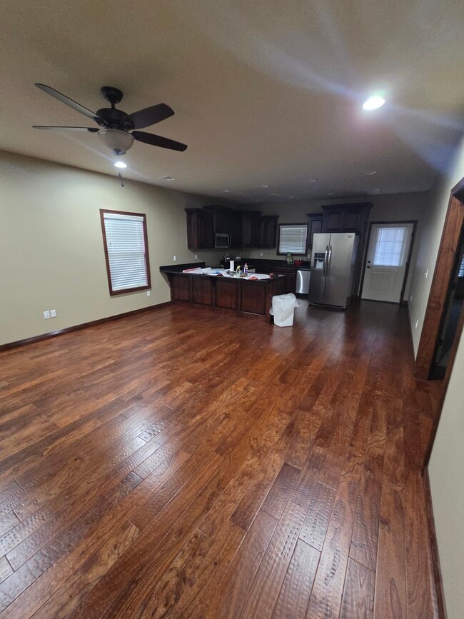 Photo - 719-713 13th St