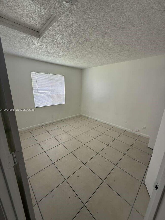 6921 Pembroke Rd Unit 6927