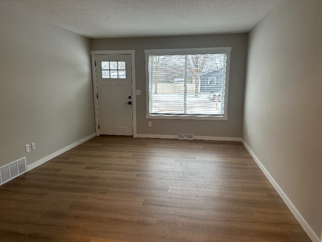 Photo - 605 N Grove St