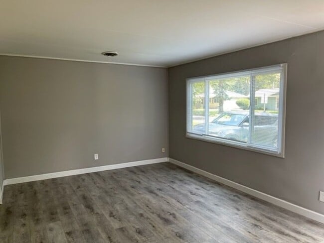 Photo - 1816 Meadow Dr