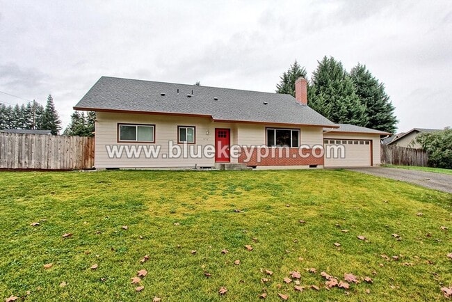 Building Photo - 5 Bed, 3 Bath Home in Orchards with Primary Bedroom on Main