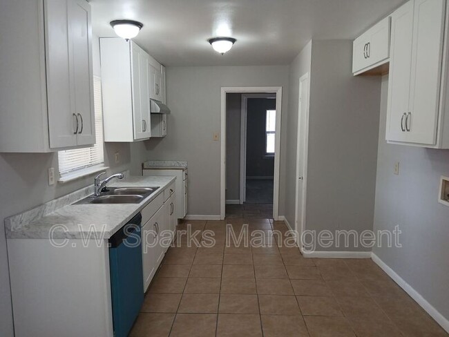Building Photo - 635 Highfall Dr Rental