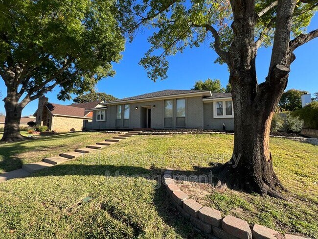 Photo - 1108 Berkshire Ct