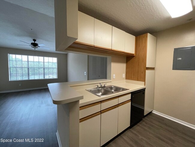 Photo - 7667 N Wickham Rd Unit 419