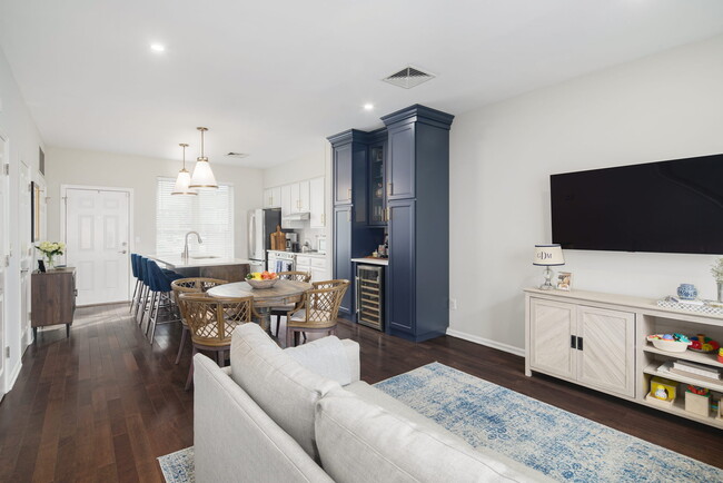 Photo - 1236 Fitzwater St Townhome
