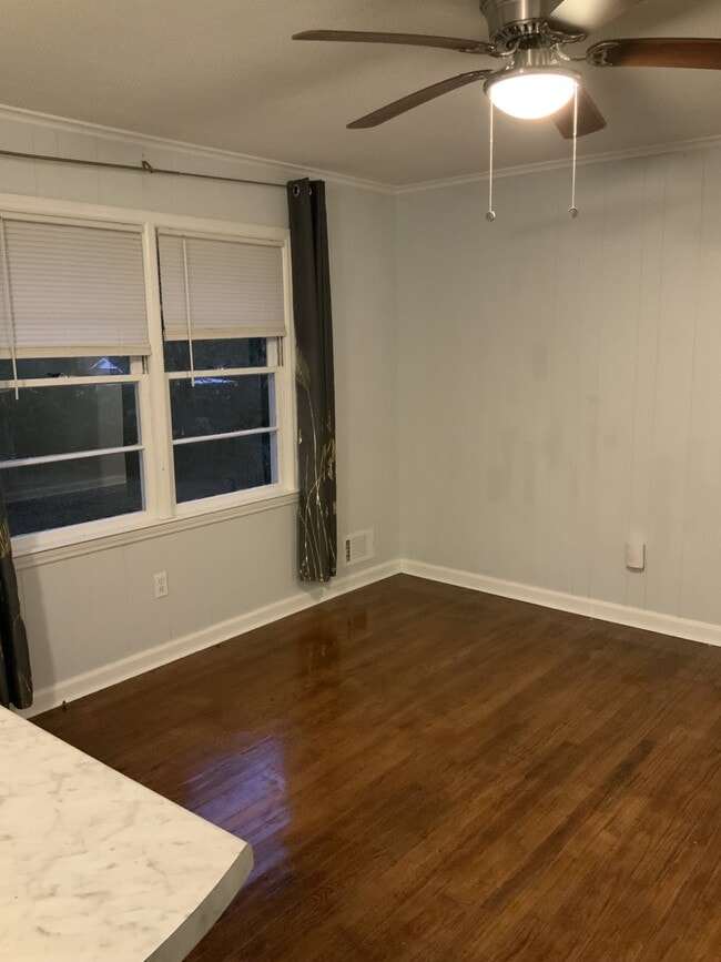 Photo - 1287 Montview St