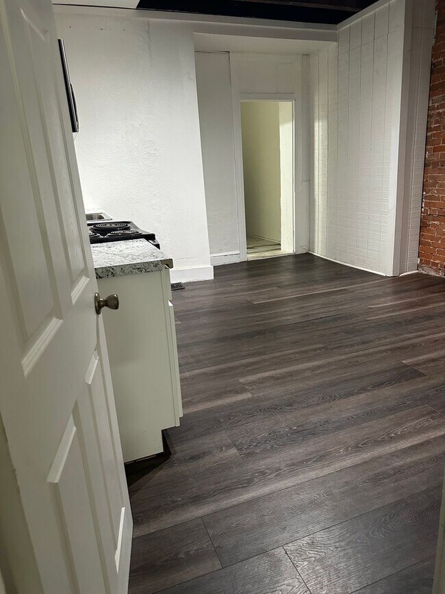 Photo - 326 E King St Unit FL 1