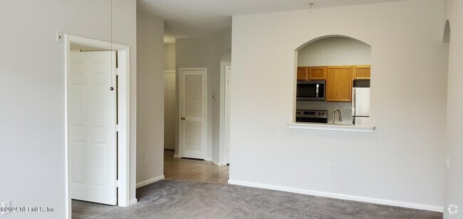Building Photo - 10550 Baymeadows Rd Unit 1012 Rental