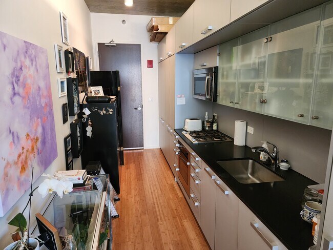 Photo - 550 N St Clair St Unit 1103