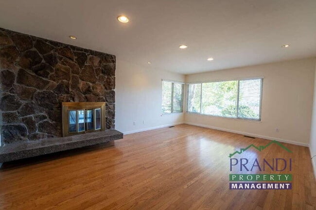 Photo - 20 Portola Ave