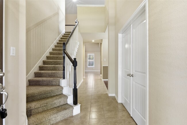 Photo - 114 Forest Elk Pl