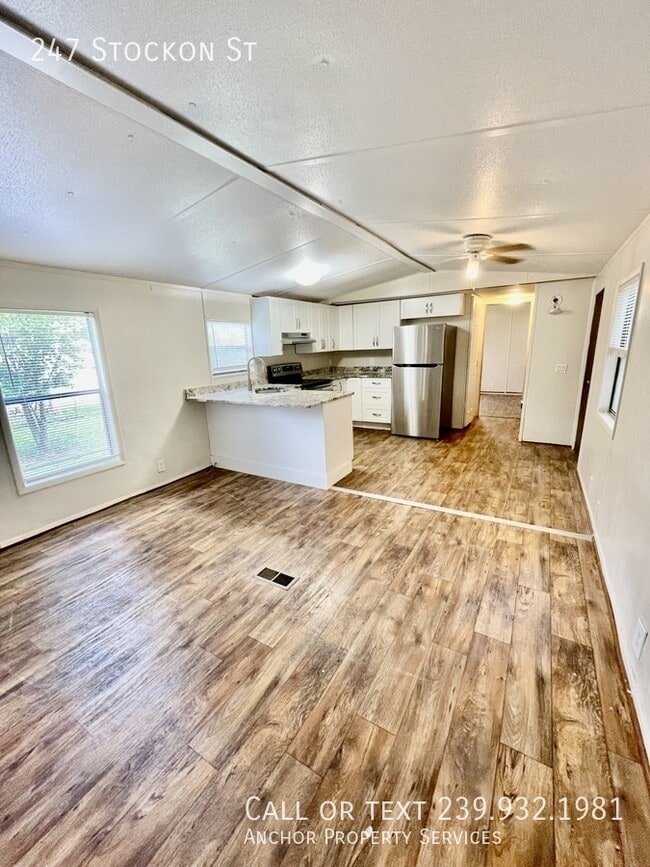 Photo - 247 Stockon St-