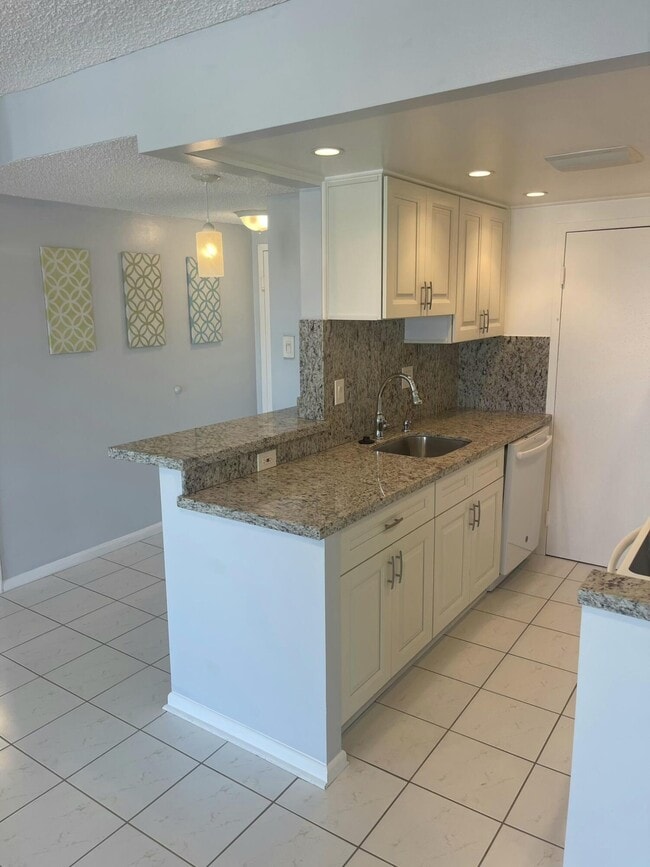 Photo - 720 Orton Ave Unidad 607