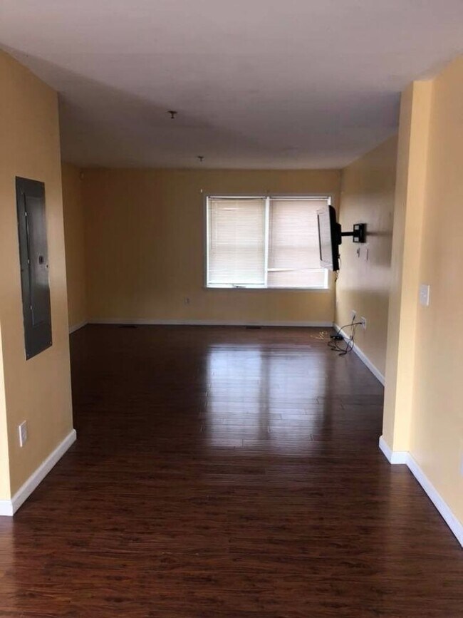 Photo - Huge 3 Bedroom 2 Bathroom Garden Apartment Unit #2