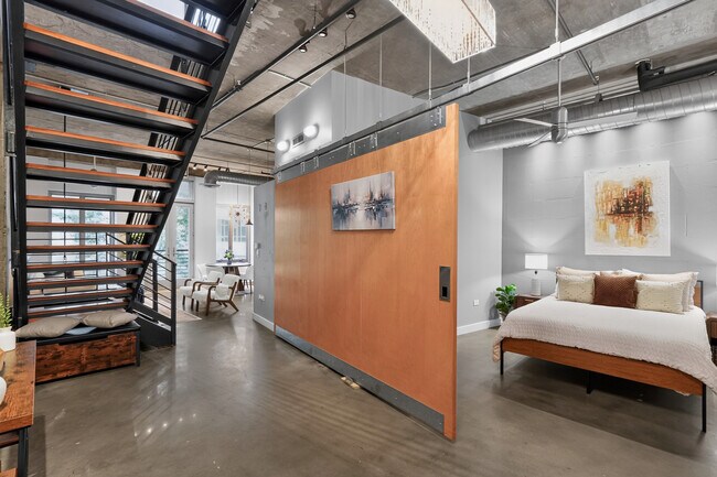 Photo - 123 Luckie St NW