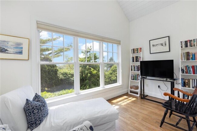 21 Ocean Heights Rd