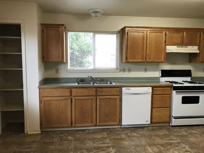 Photo - 1493 Larissa Cir Unit B