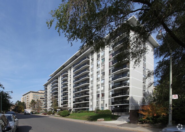 Building Photo - Shallmar Apartments