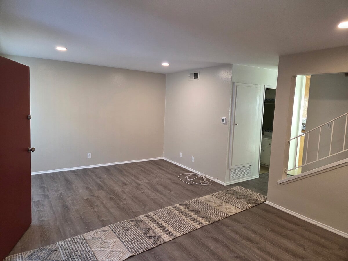 Photo - 3947 W 178th St Unidad 3