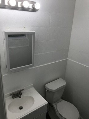 Photo - Cozy studio on Crawfordville Rd. Unit 3