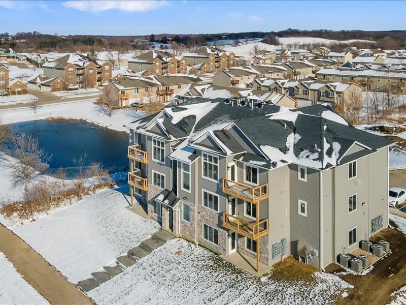 Photo - 8 Jaro Wy Unidad 303