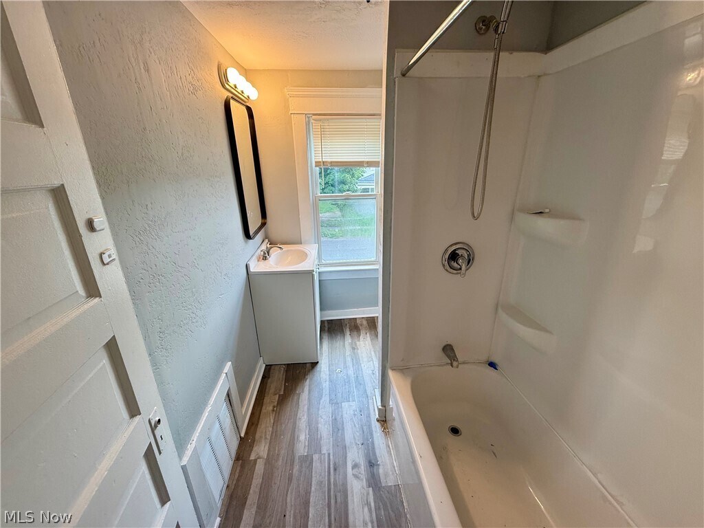 Photo - 1305 Curtis St