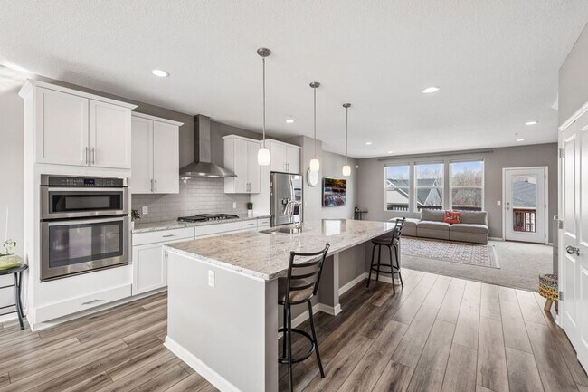 Photo - Spacious 3bed 3bath Townhome in Chaska!