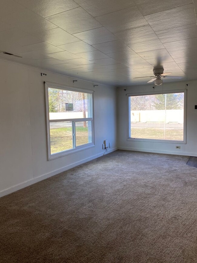 Photo - 1008 Lake Ave