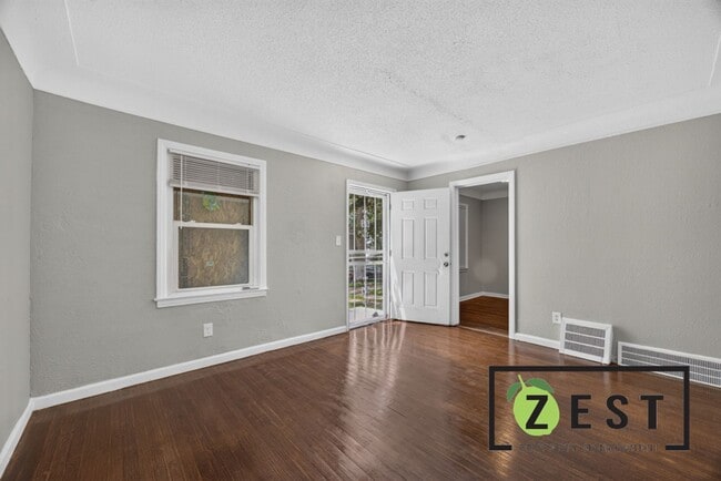Photo - OPEN HOUSE- 7/23! 7PM-730PM! Charming 3 Bedroom home in Detroit