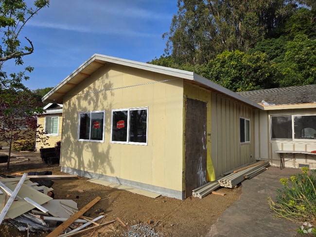 Building Photo - 3462 Vía Flores Rental
