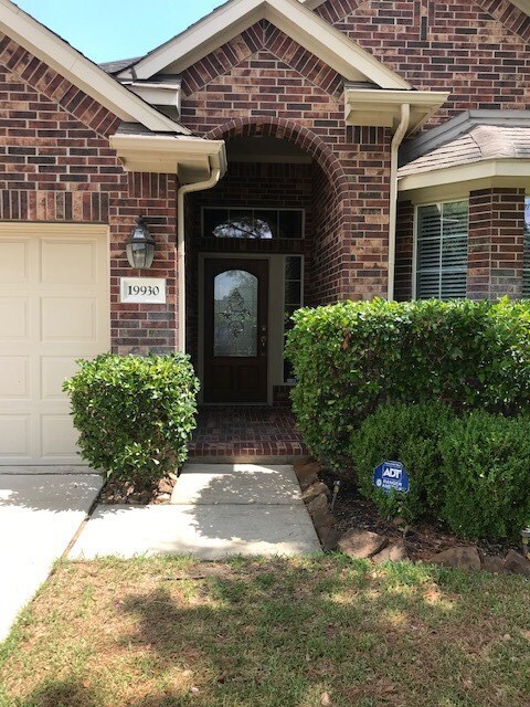 Photo - 19930 Kendall Lake Dr