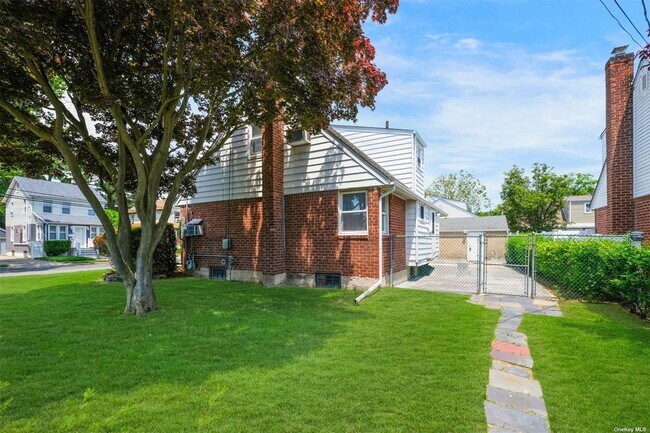 Photo - 247 East Ave