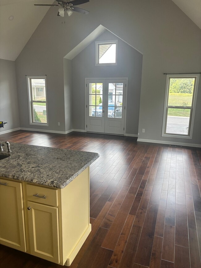 Photo - 206 Cherokee Dr