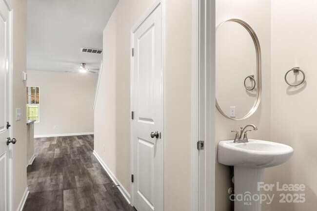 Photo - 990 Shearer Rd