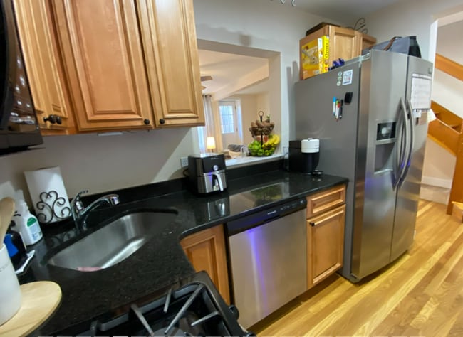 Photo - 470 E 3rd St Unidad 1