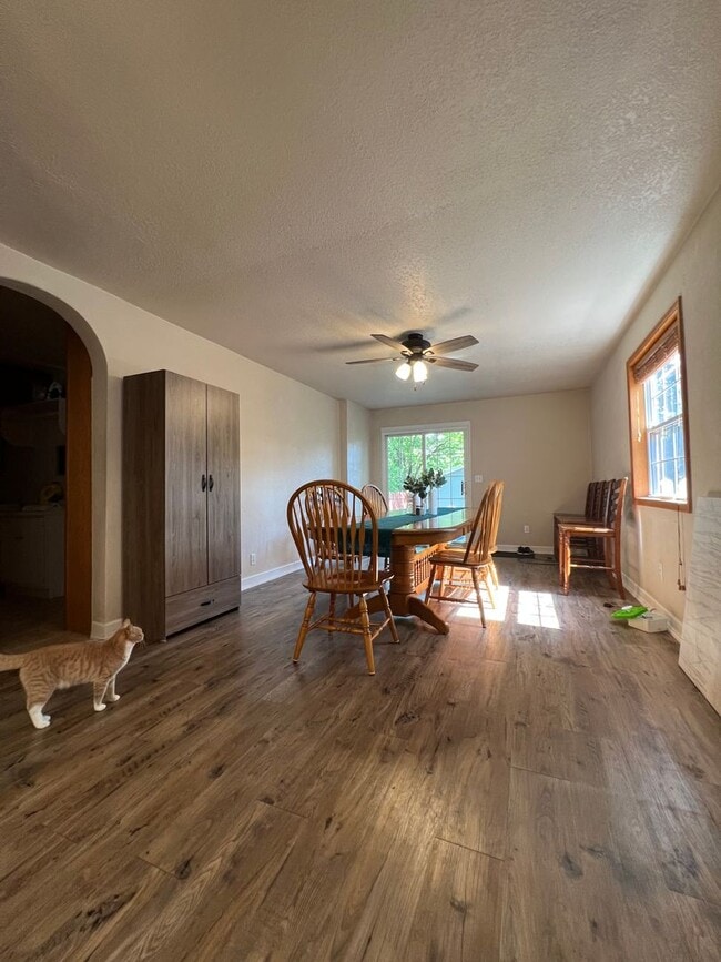 Photo - 127 20th St S
