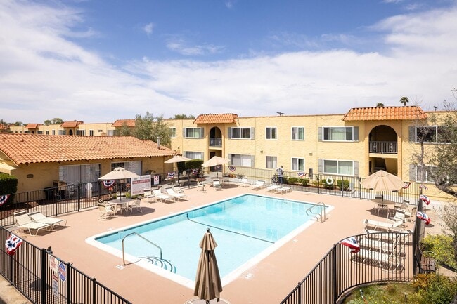 Photo - Swimming Pool Community In San Diego Unit C-106