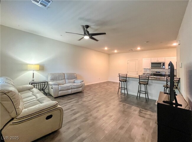 Photo - 12748 Feathersong