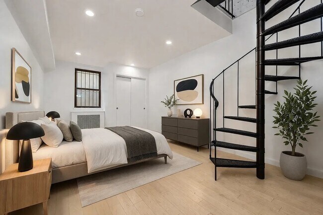 Photo - 227 W 20th St Unit 1B